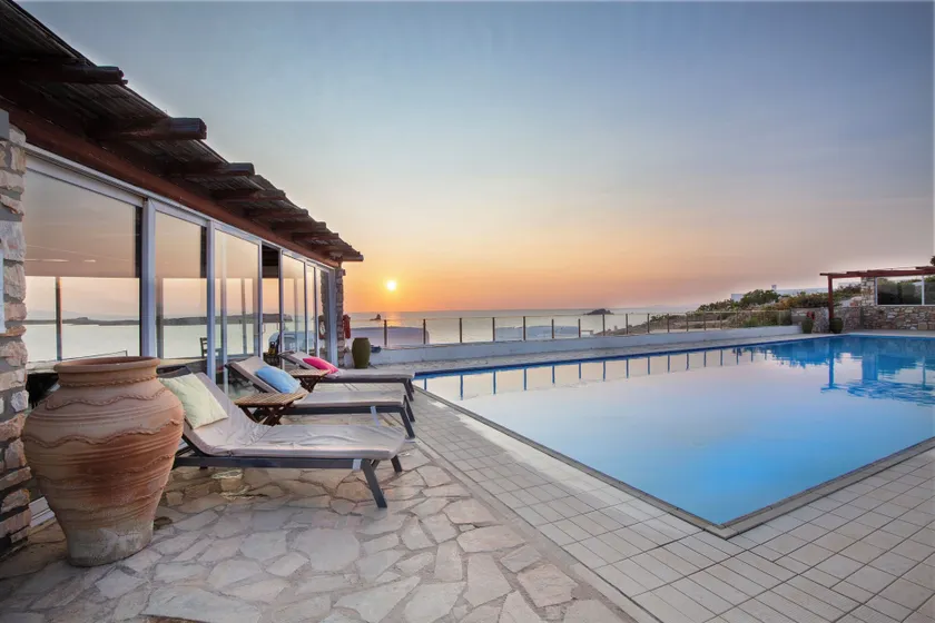 Acres Sunset Residence - Image 1