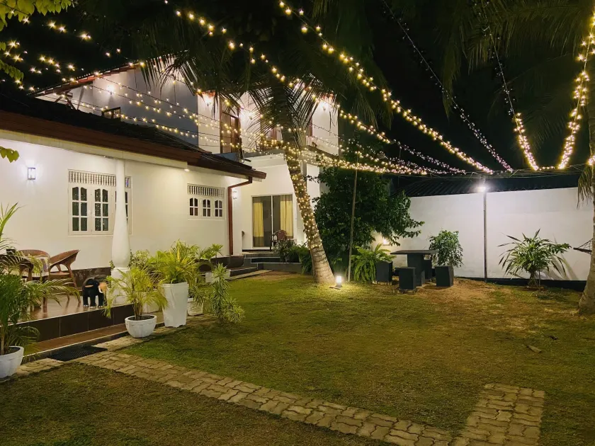 White Villa Airport Transit Hotel - Image 1