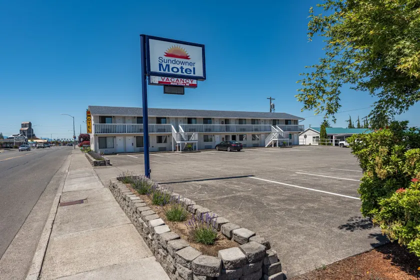 Sundowner Motel Sequim - Image 1