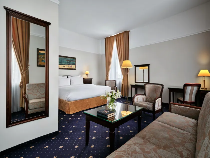 Hotel President - Image 1