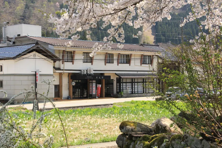 Gokayama Onsen Akaokan - Image 1