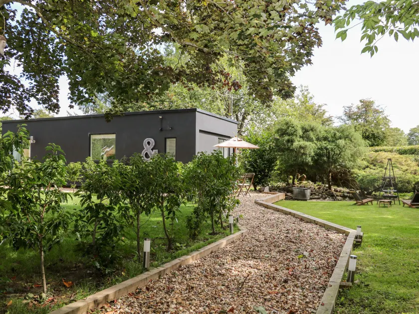 Kub House - Image 1