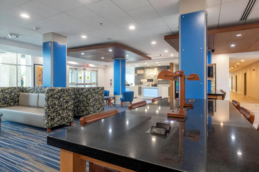 Holiday Inn Express & Suites - Staunton by IHG - Image 1