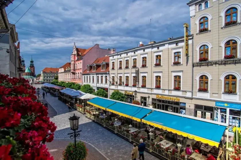Pietrak Hotel - Image 1