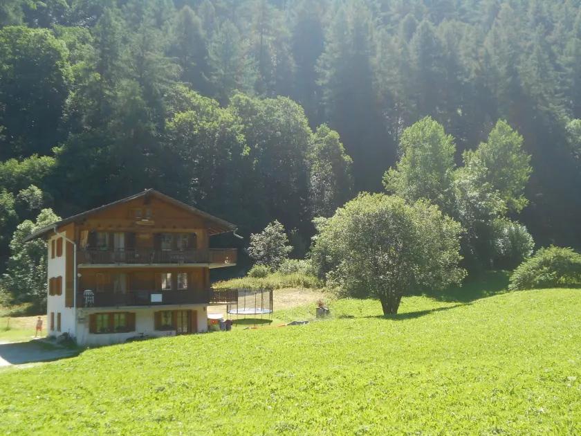 Familienfreundliche Wohnung mit Terrasse, Garten und Grill | Bergblick | Haustiere erlaubt - Image 1