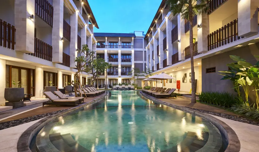Grand La Walon Hotel - Image 1