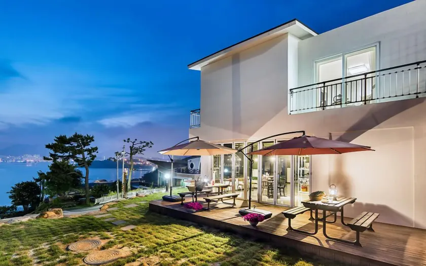 Yeosu Blooming Ocean View Family Pension - Image 1