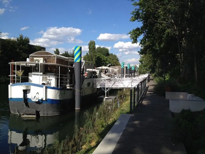Boat For Guest - Image 1