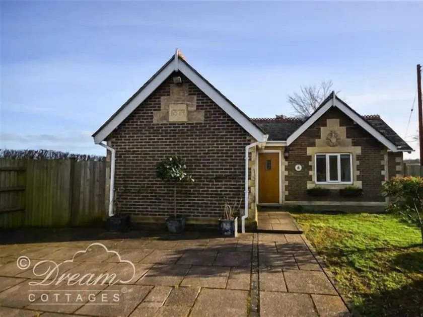 Frome Lodge House - Image 1