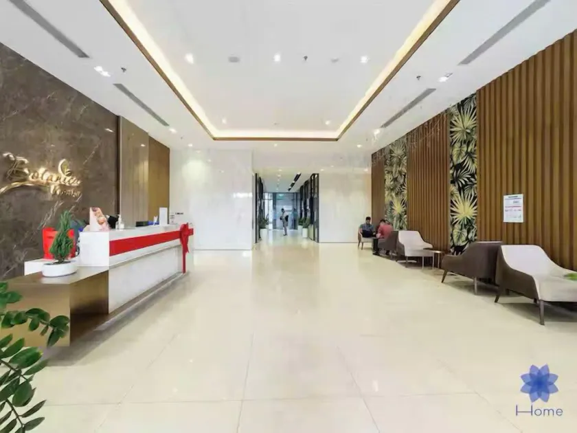 Botanica Premier 2 Bedrooms - near the Airport - Image 1