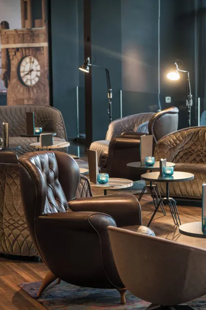 Motel One Hamburg-Altona - Image 1