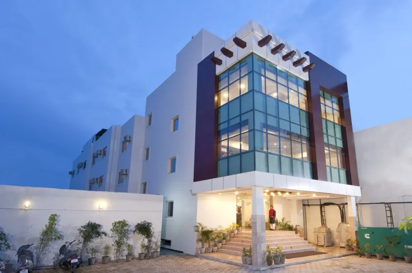 Hotel Deviram Palace, Agra - Image 1