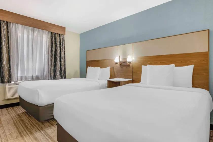 Best Western Carlsbad by the Sea - Image 1
