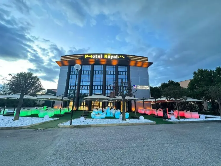 Hotel Royal - Image 1