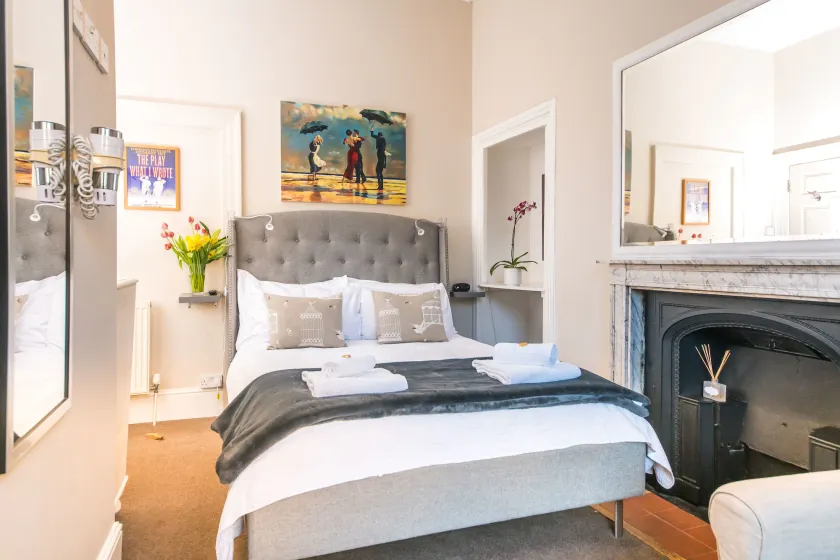 The Henry Guest House - Image 1