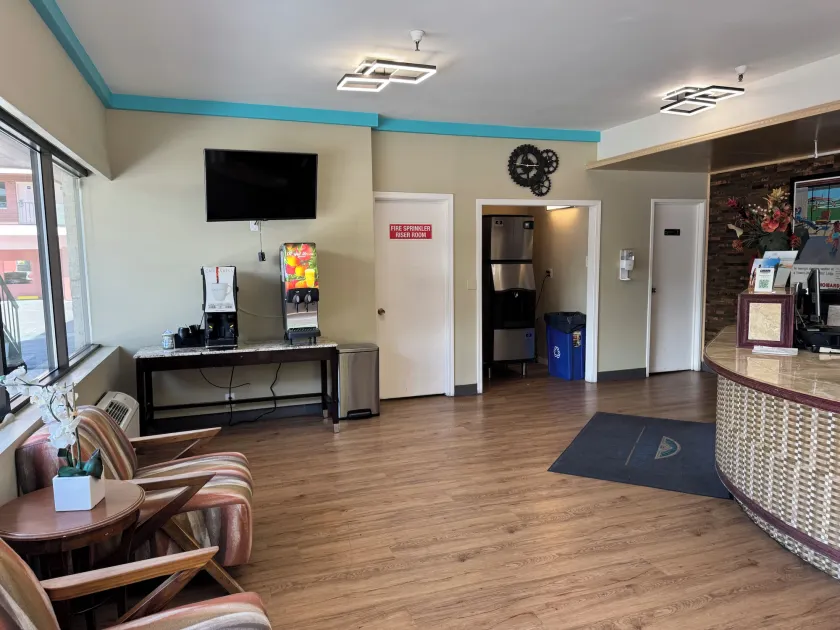 Howard Johnson by Wyndham Downtown Reno - Reception