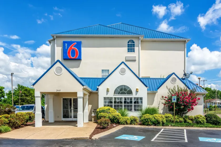 Motel 6 Chattanooga Downtown - Image 1