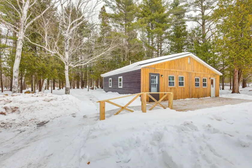 2 Ponds & Trail Access: Peaceful Cabin in Calumet! - Image 1