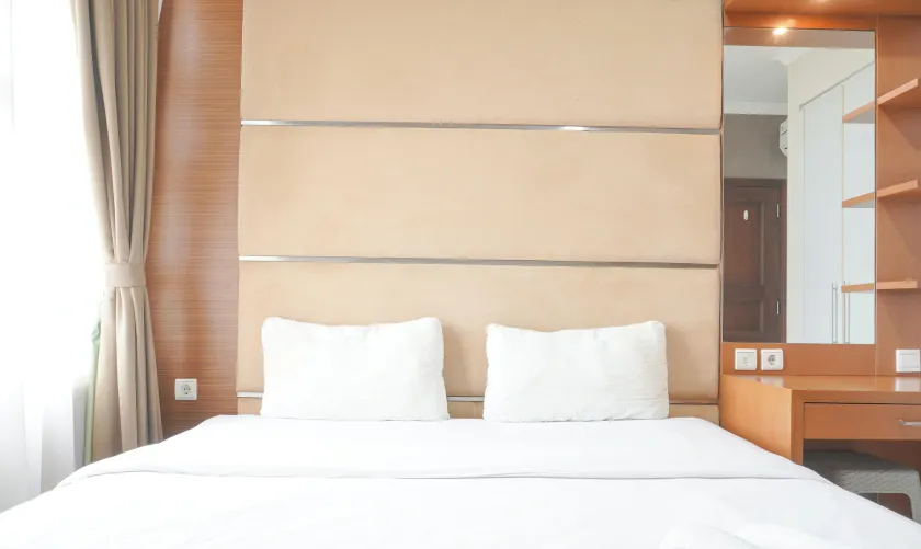 Comfort and Simply Look 1BR at Bellezza Apartment By Travelio - Image 1