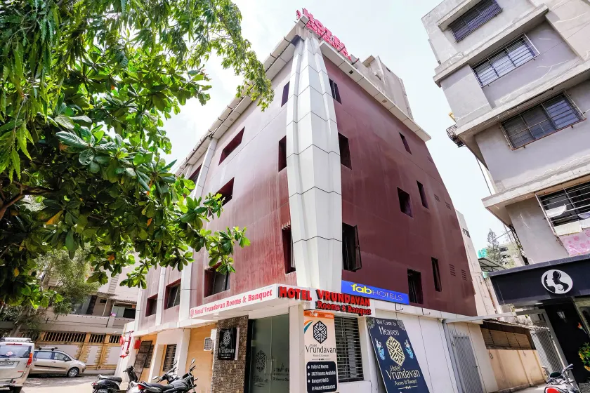 FabHotel Vrundavan - Nr. Sargam Shopping Center - Image 1