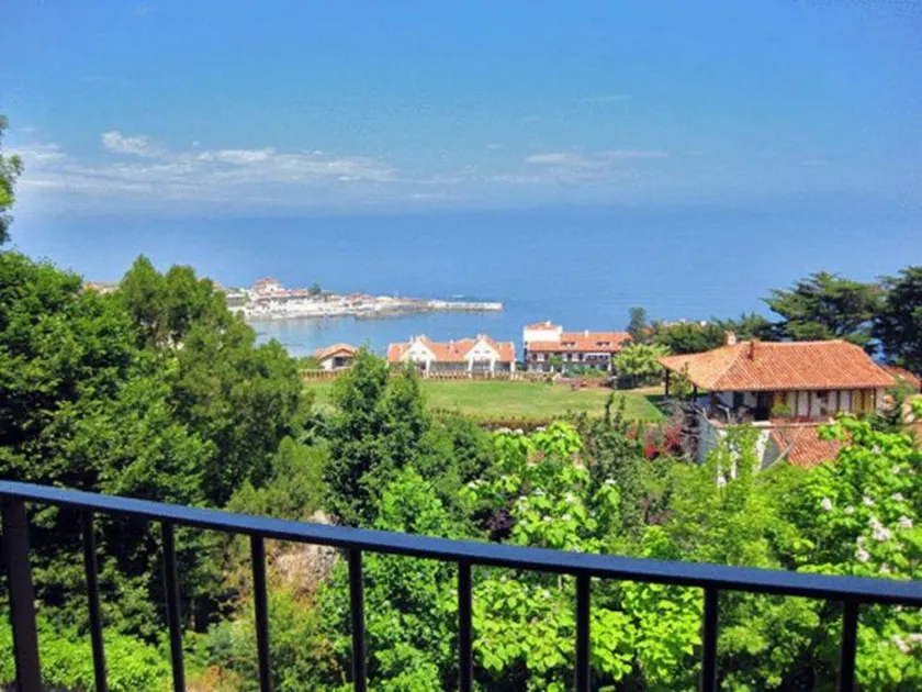 Hotel Arha Mar Comillas - Image 1