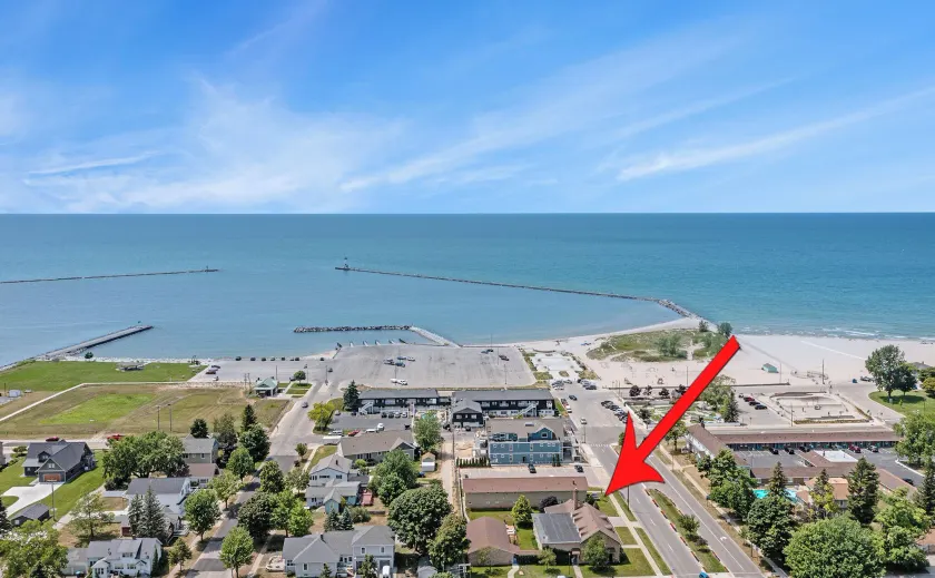 Ludington Pier House - Image 1