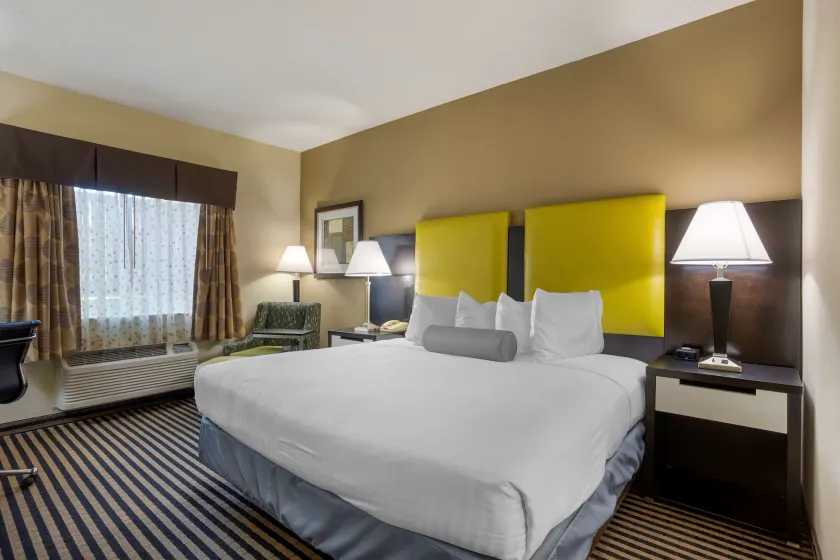 Best Western Plus Searcy Inn - Image 1
