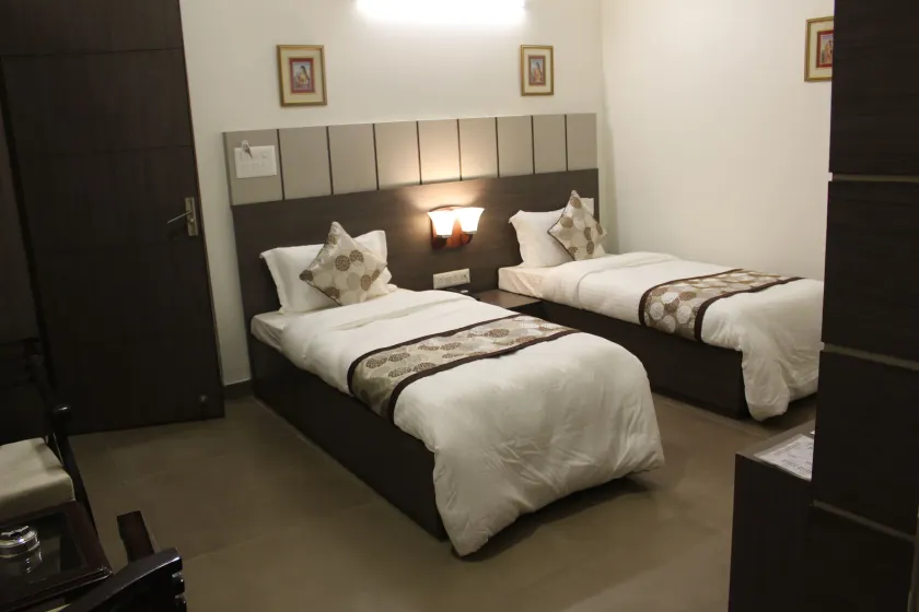 Hotel Sai - Image 1