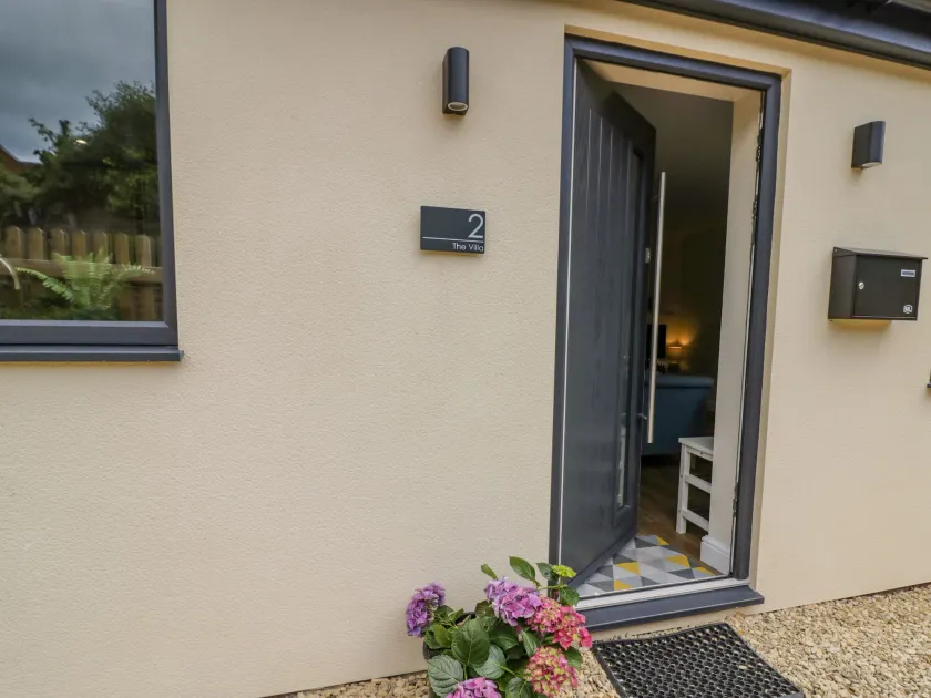 2 The Villa - Image 1