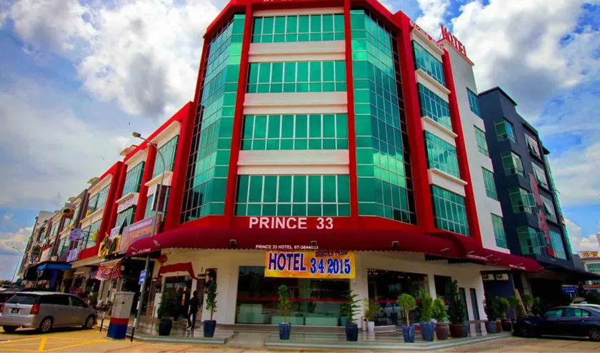 Prince 33 Hotel - Image 1
