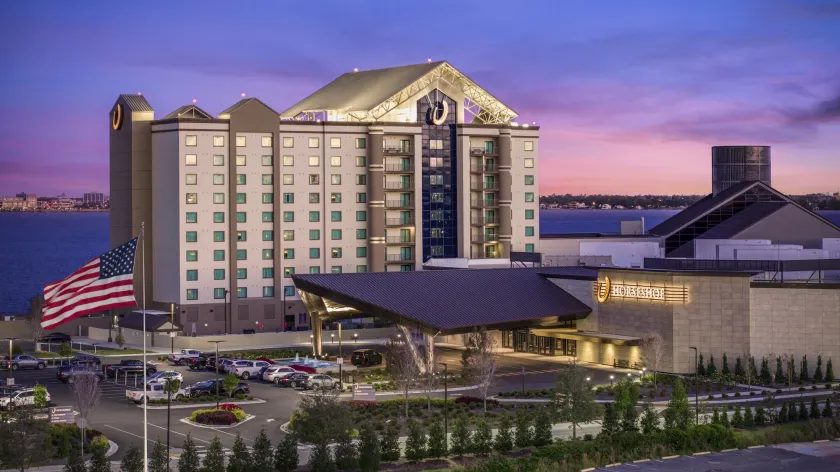 Horseshoe Lake Charles, A Caesars Destination - Image 1