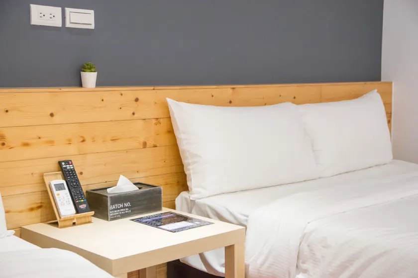 Deer Traveler Hostel - Image 1