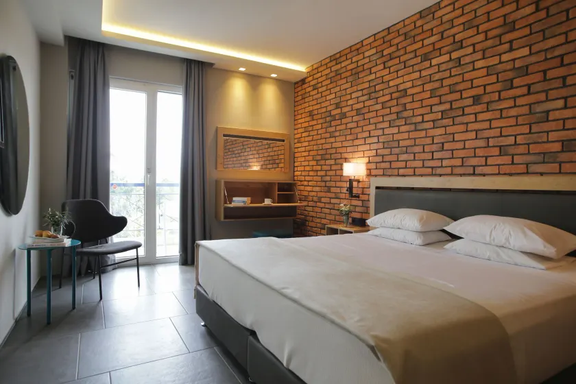 Palmyra Beach Hotel - Image 1