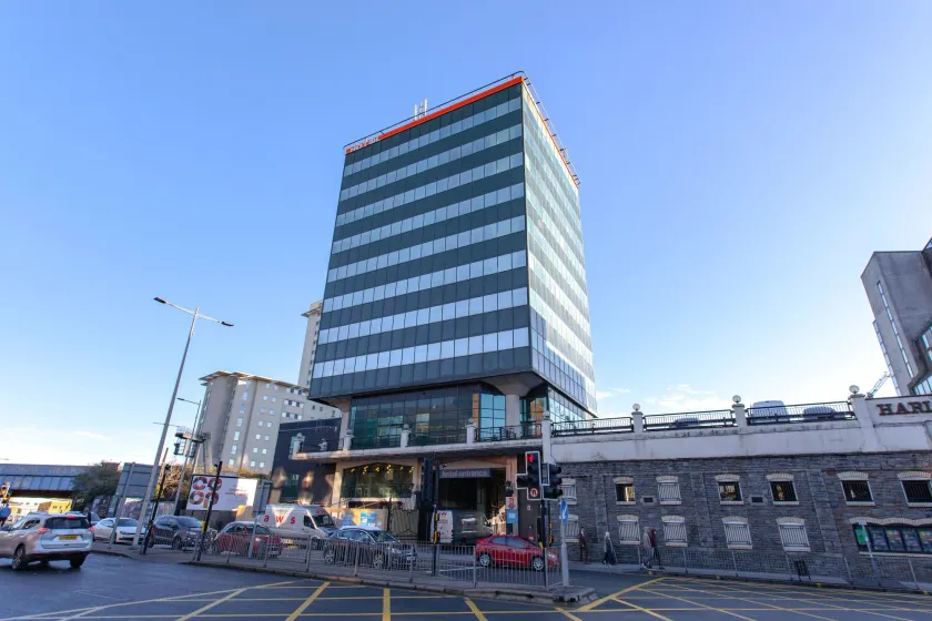 Cardiff Bute Terrace Hotel - Image 1