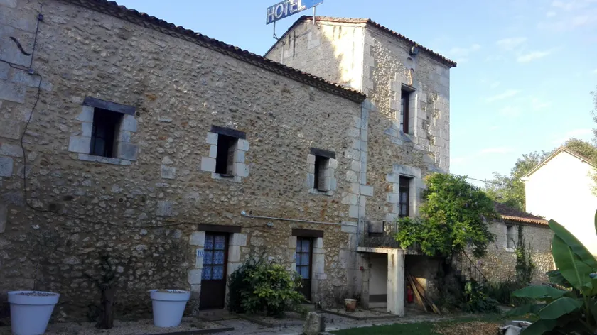 Les Tamaris - Image 1