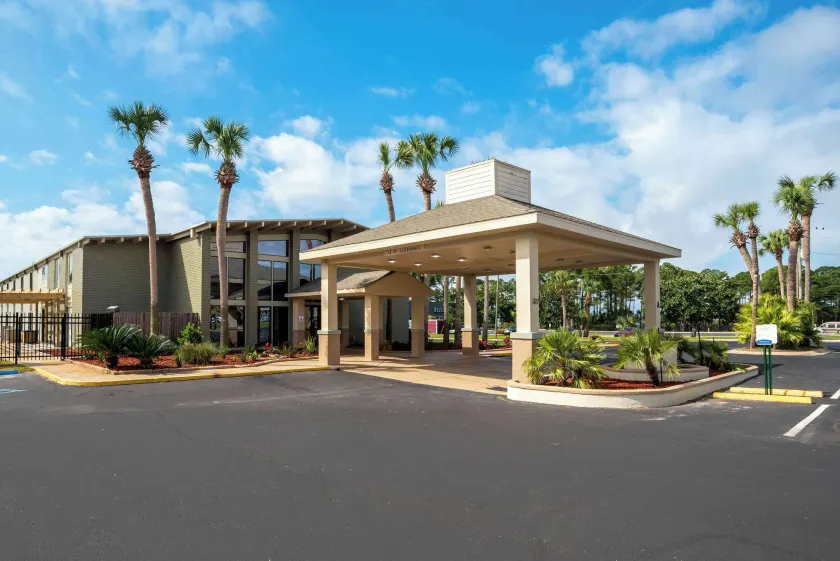 Quality Inn Fort Walton Beach - Destin West - Image 1