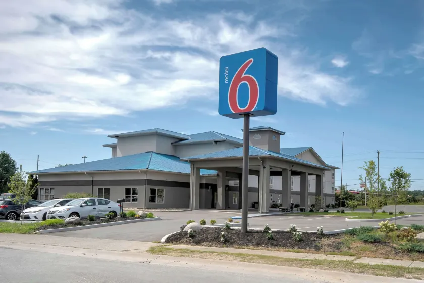 Motel 6 Walton, KY - Richwood - Cincinnati Airport South - Image 1