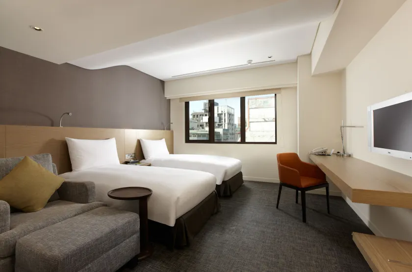 Royal Inn Taipei Linsen - Huashan 1914 Creative Park - Image 1