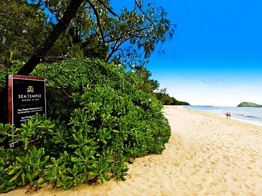 Temple 121 Modern Spacious Palm Cove 2 Brm 2 Bth Resort Apartment With Courtyard - Image 1