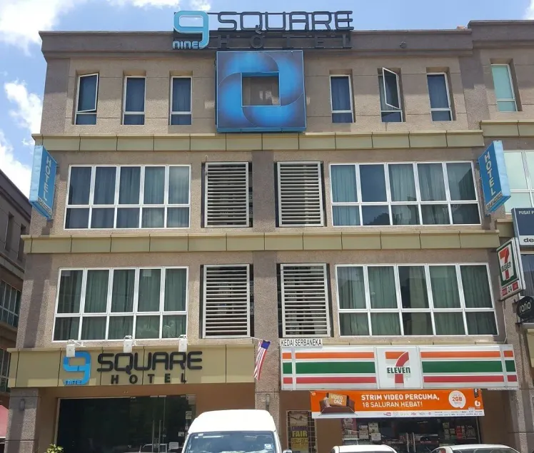9 Square Hotel - Kota Damansara - Image 1