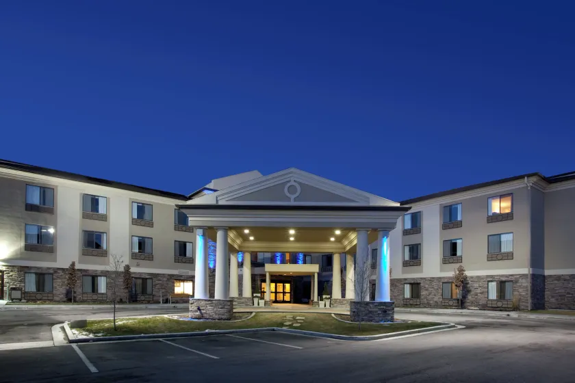 Holiday Inn Express Airport East by IHG - Image 1