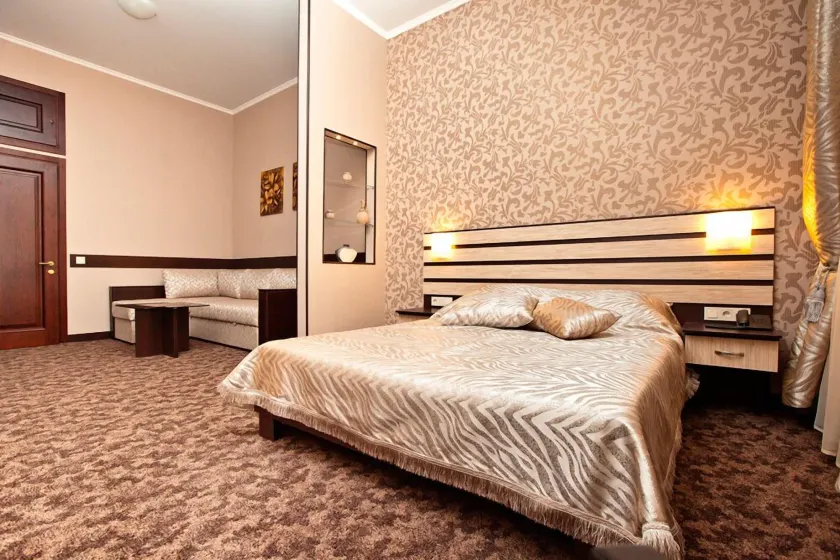 Classic Hotel - Image 1