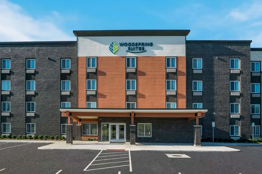WoodSpring Suites Detroit Sterling Heights - Image 1