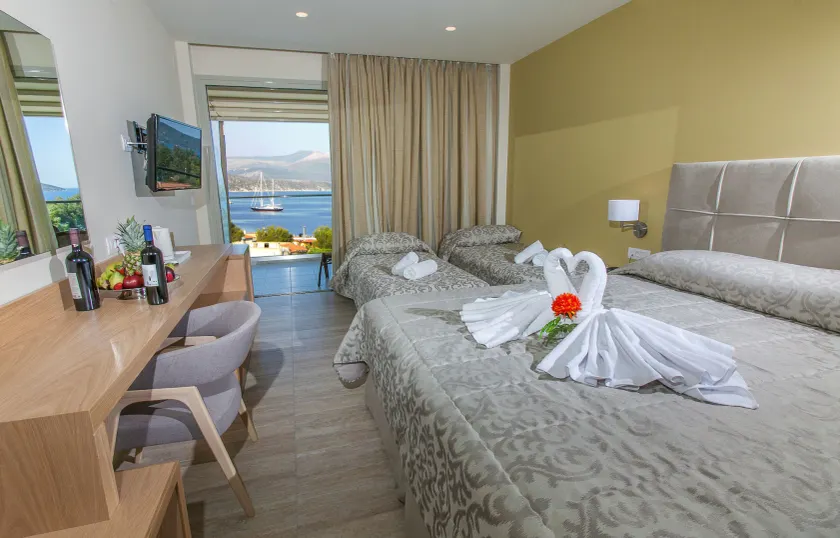 Paradise Lost Hotel-Apartments - Image 1
