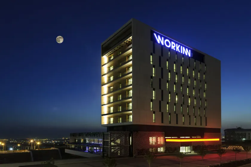 Workinn Hotel - Image 1