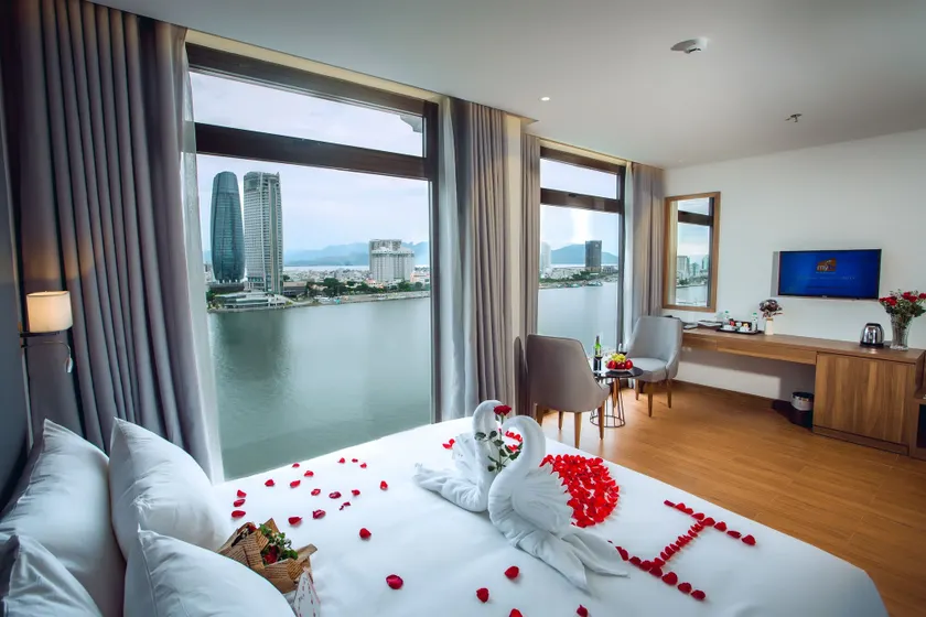 Glamour Hotel Da Nang - Image 1