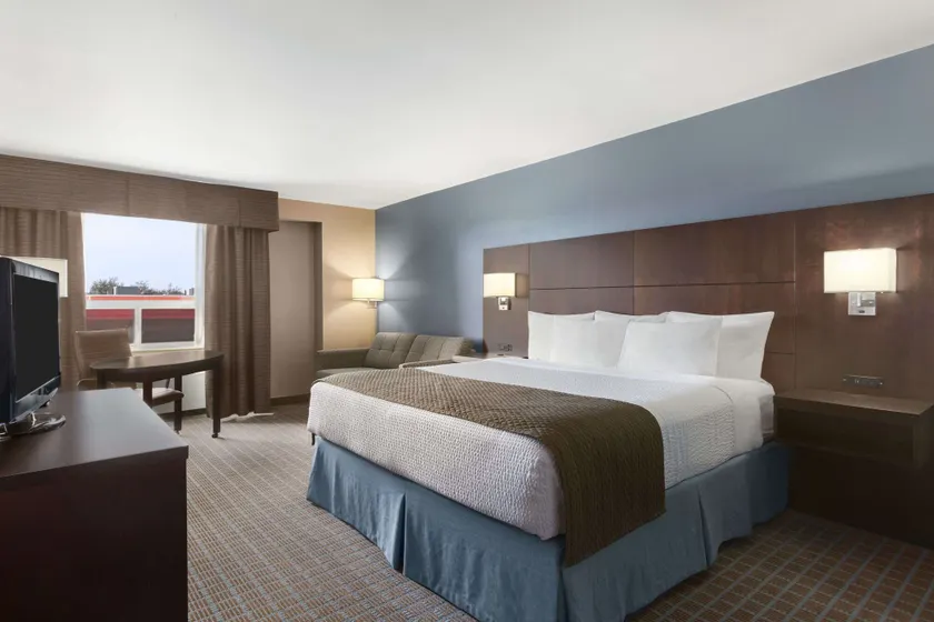 Days Inn by Wyndham Stephenville - Image 1