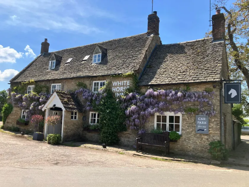 The White Horse Inn - Image 1