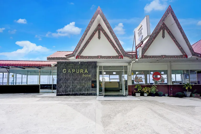 Collection O Gapura Hotel Near Parapat Penatapan Danau Toba - Image 1