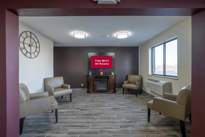 Red Roof Inn Greensburg - Image 1